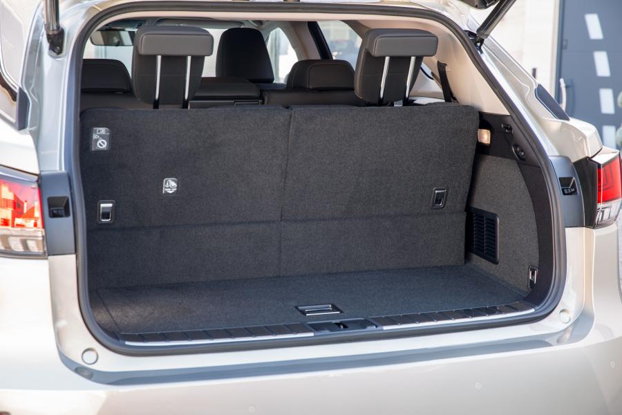 Багажник Lexus RX450hL 2019 года  (UK) (фото 3 из 40)